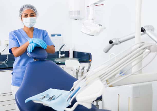 When Should Lynnwood Patients See a Prosthodontist Instead of a General Dentist?